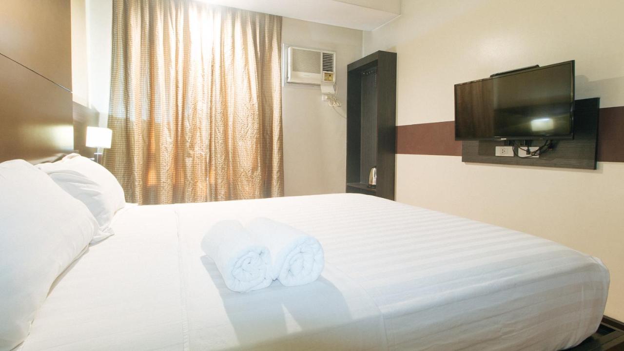 Lorenzzo Suites Hotel Makati City Dış mekan fotoğraf