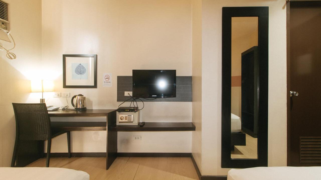 Lorenzzo Suites Hotel Makati City Dış mekan fotoğraf