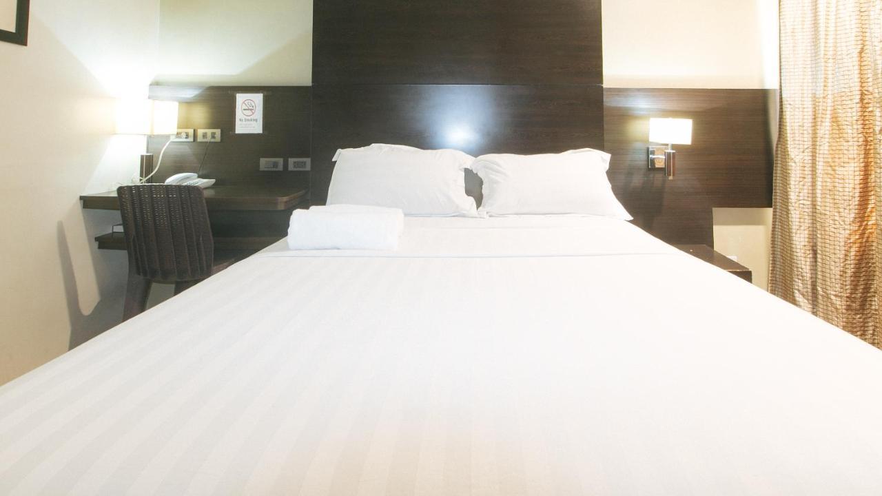 Lorenzzo Suites Hotel Makati City Dış mekan fotoğraf